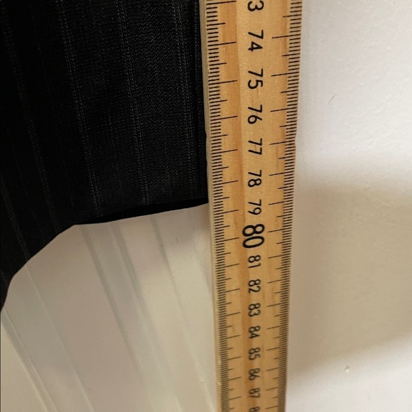 Hugo Boss Charcoal Pinstripe Men's Suit - 36 - Picture 16 of 16